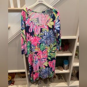 Lily Pulitzer scoop neck dress.  Size XL.  Very colorful and comfy fit